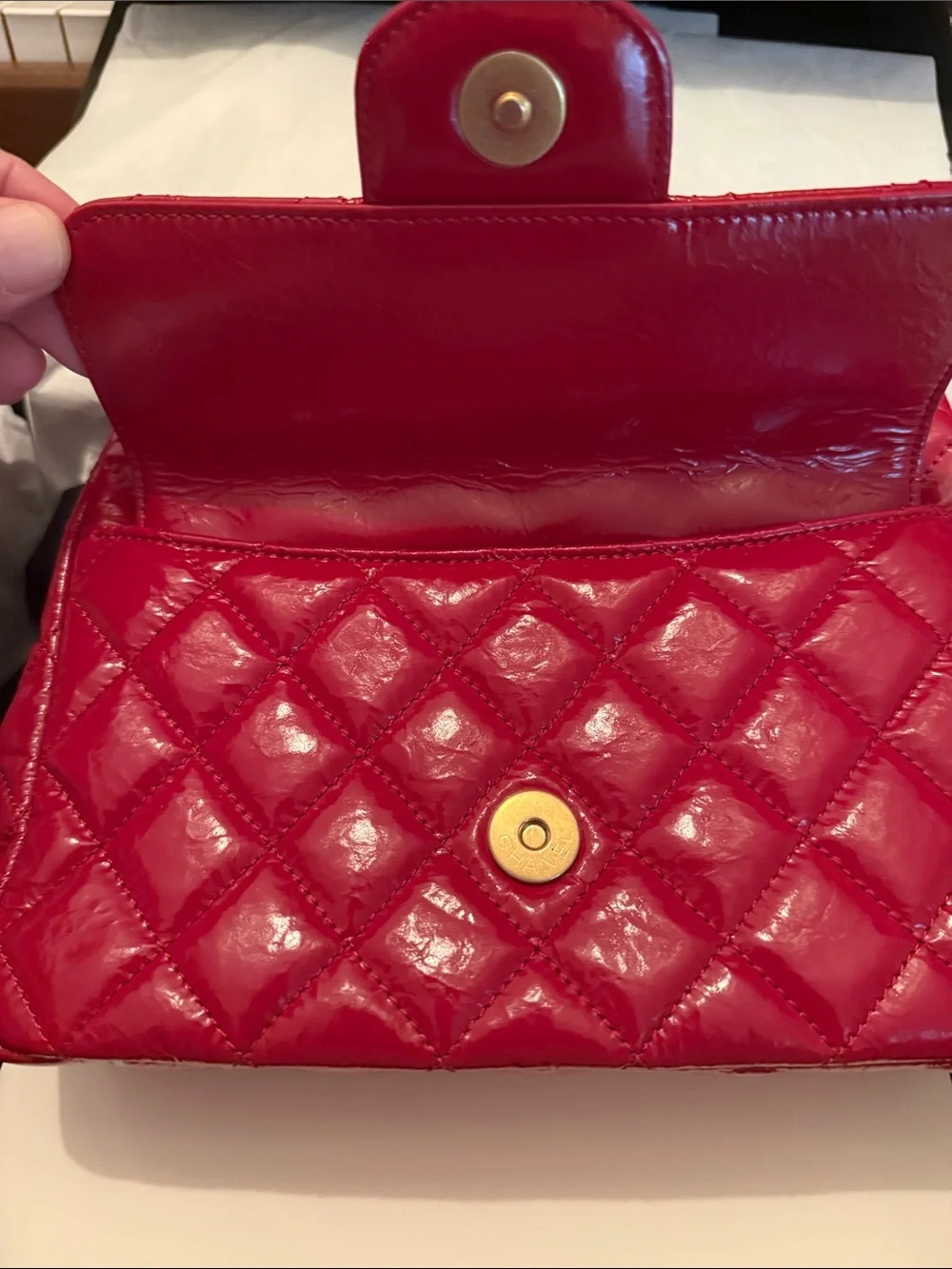 CHANEL Quilted Patent Leather Shoulder Bag in Bright Red with Gold Hardware - Picture 3 of 8